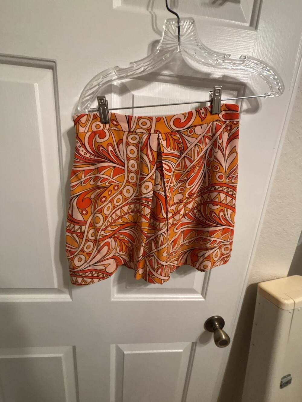 Express Conscious Edit Orange Retro Geometric Print Pleated Shorts Size 4